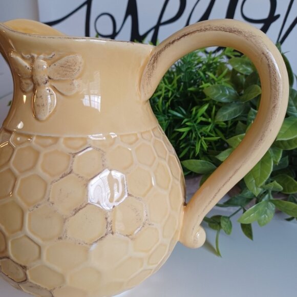 Bee Inspired Embossed Honeycomb Ceramic Pitcher | 5 Cup Capacity | Golden Yellow - Picture 4 of 7